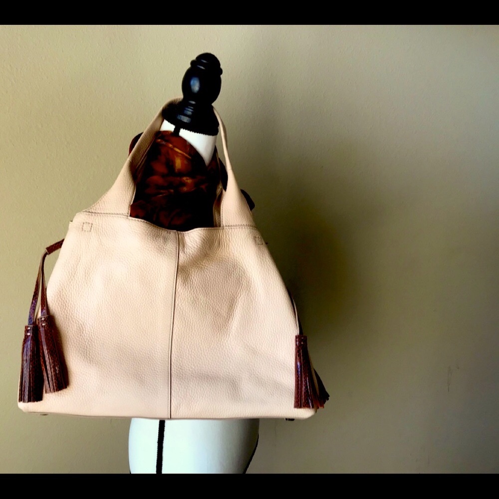 🌸 GILI Pink Chalk pebbled leather Tote 🌸